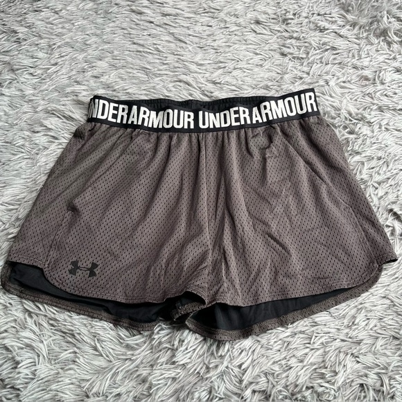Under Armour Shorts Womens Small Running Athletic Gray White Pockets - Picture 1 of 5